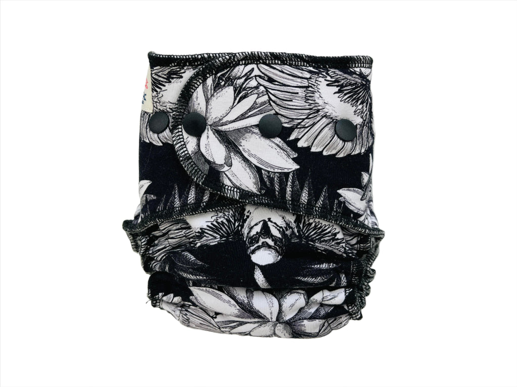 Lilly & Frank cloth diaper B + W Flight Petite Cloth Diaper - Fitted - Classic Serged