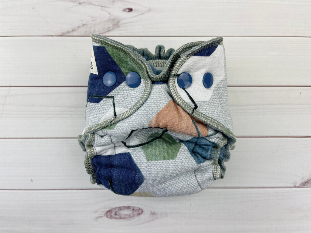 Lilly & Frank Cloth Diaper Hexagon Newborn Cloth Diaper - Hybrid - Serged