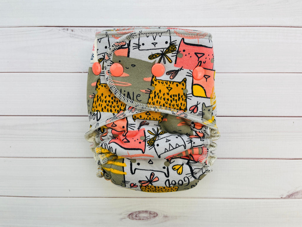 Lilly & Frank Fitted Cloth Diaper Kiki Kitty Petite Hybrid Cloth Diaper - Hybrid - Classic Serged